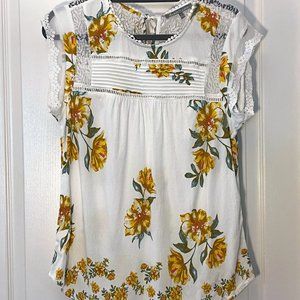 DANIEL RAINN Becru Lace Detail Blouse